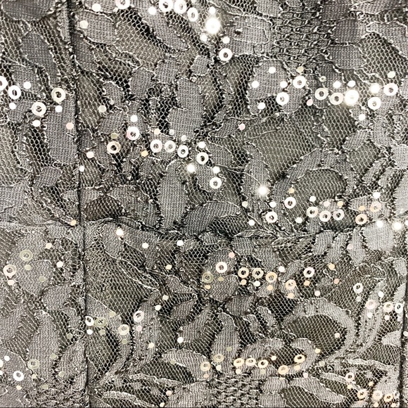 Stunning Form Fitting City Triangles Dress - Picture 9 of 14